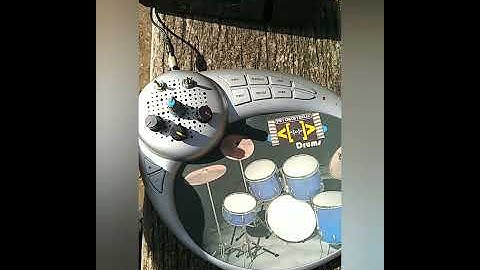 Noise Hybrids #19 Circuit bent Beats, keys by Psychiceyeclix