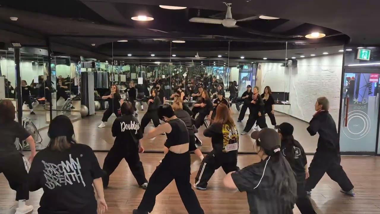 Groove with the beat 