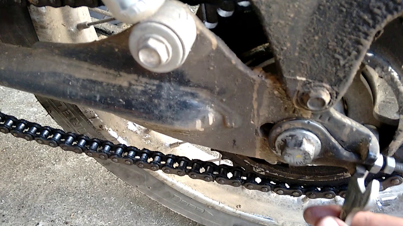 Como Apertar A Corrente Da Moto YouTube