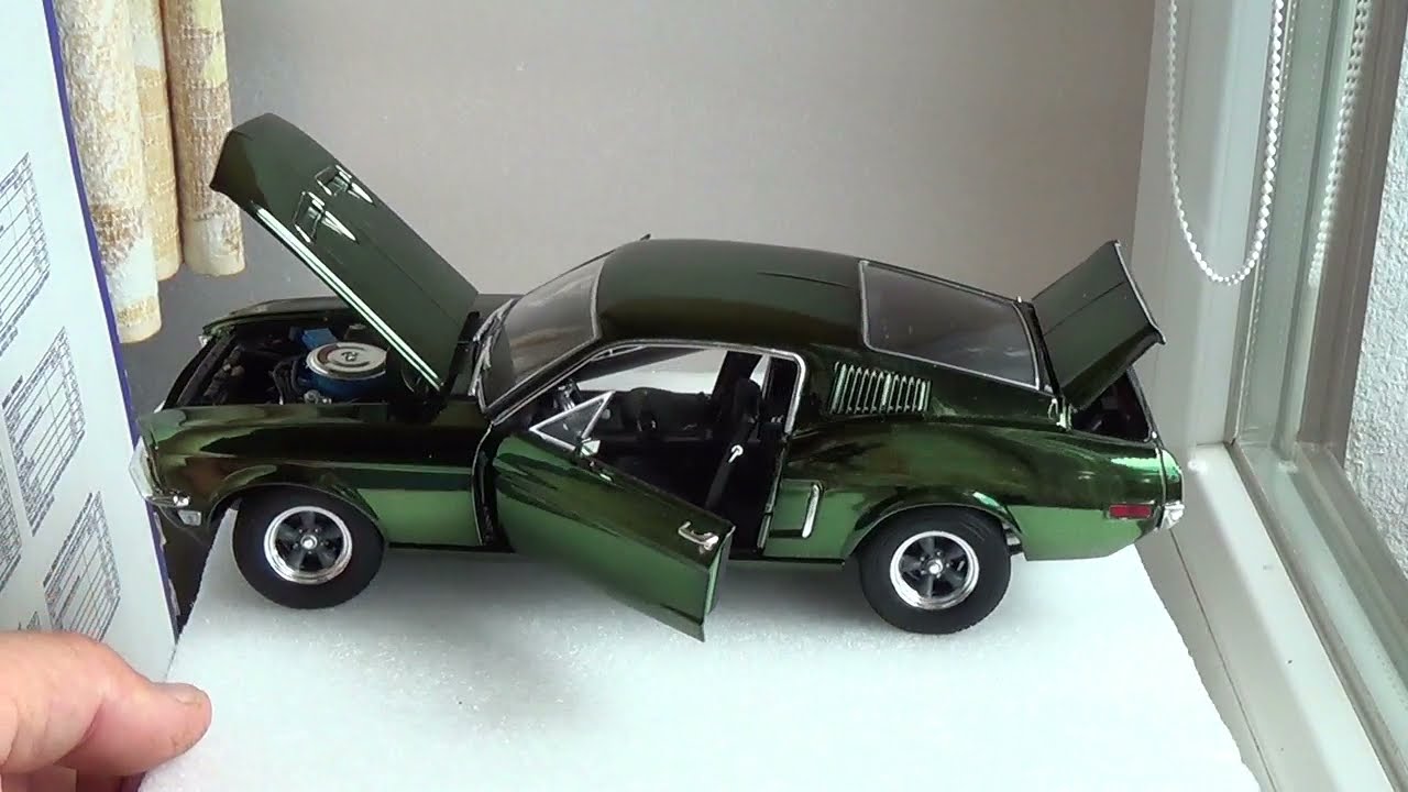 Miniature Greenlight Ford Mustang GT Coupé 1967 - Rose - Échelle 1/18 - Occasion