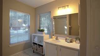 5569 Oak Crossing Dr