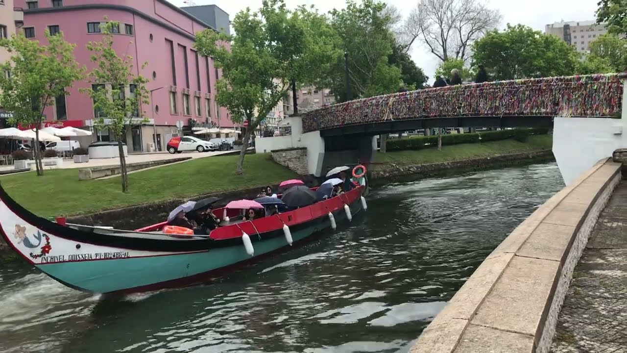 Want to see the Venice of Portugal? Aviero Portugal Canal cruises on a rainy day! 🇵🇹