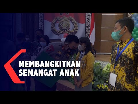 Video: Bagaimana Cara Menghibur Seorang Anak Di Negara Ini