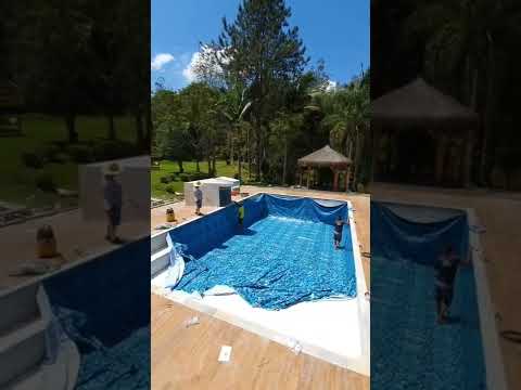 Vídeo: Construção de um balneário com piscina