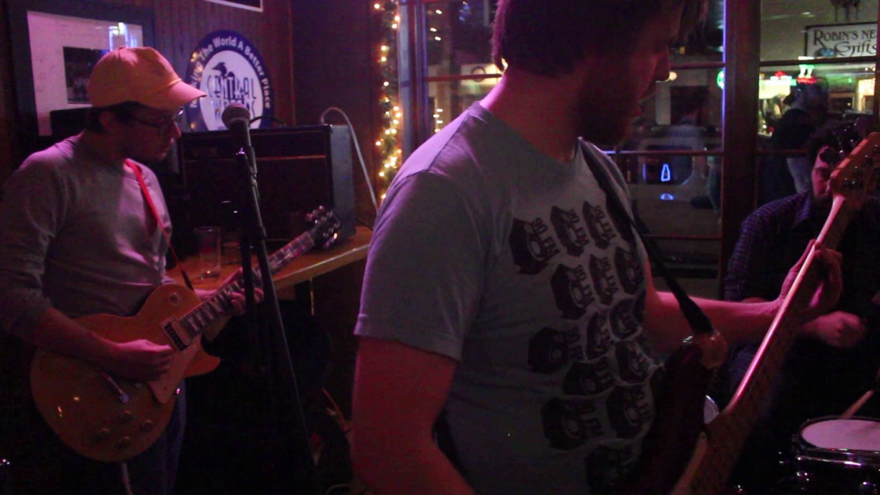 Mira Heavy Looks - Spin (Live at Guu's) en YouTube Mira Heavy Looks - Spin (Live at Guu's) en YouTube