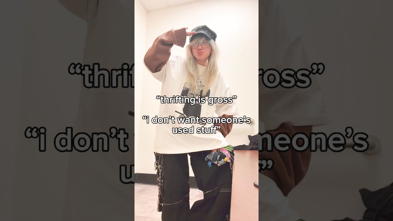 Я обожаю вещи, бывшие в употреблении, обожаю вещи из секонд-хенда 🔥🗣️ 