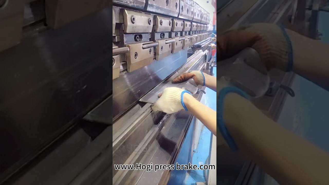 HogiCNC bending machine, thick plate bending. 