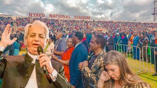 BREAKING : thousands show up at pastor Benny Hinn Crusade at Nyayo stadium |Plug Tv Kenya