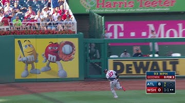 ATL@WSH: Kemp makes an over-the-shoulder running grab