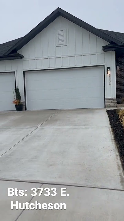 Front elevation and tile in main shower for 3733 E Hutcheson