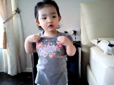 Aury sings & performs Bangun Pagi