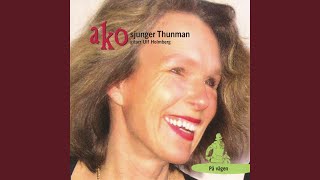 Vi gå över daggstänkta berg