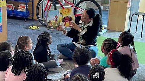 From not liking books to loving them: Virginia librarian writes children's book | NBC4 Washington