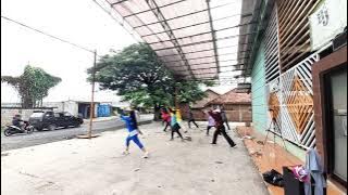 PENDINGINAN lagu asalkan kau bahagia armada bersama ayu robic di futsal