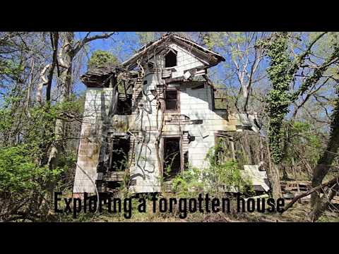 Exploring a forgotten house...   (My last video)