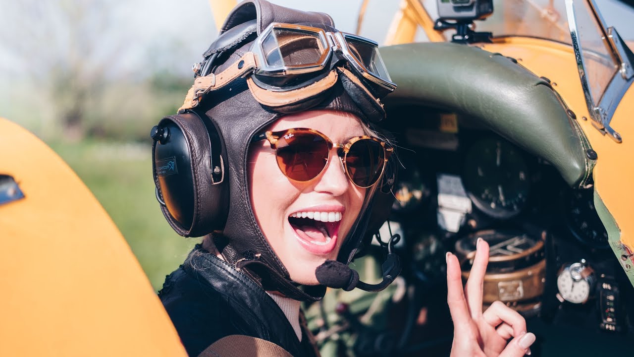 FLYING A 1930s BIPLANE (AND JUMPING OUT OF ANOTHER ONE) | @MariaThePilot