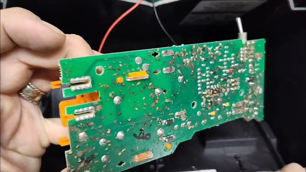 How To Test & Repair A Solar Powered Electric Fence Charger | Gallagher