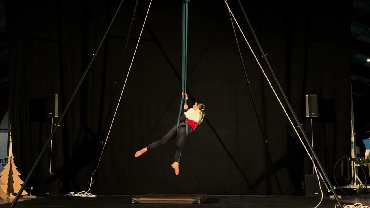 Vianočné vystúpenie 2025 - Mia Očenášová