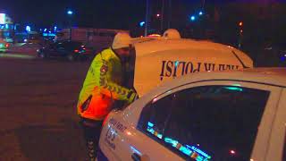 Uşak İl Emni̇yet Müdürlüğünce Sokak Köpekleri̇ne Battani̇ye Ve Mama Birakildi..