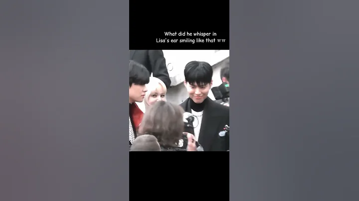 Lisa and Park Bogum adorable interactions at the celine show in Paris - DayDayNews