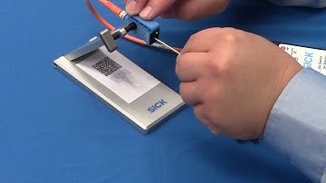 Demo of WTB9 Industrial Sensor with background suppression and small light spot
