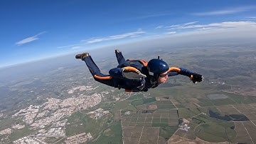 Adrian Cooper #skydiving on his #affcourse level 4 #skydive with www.learnskydiving.co.uk