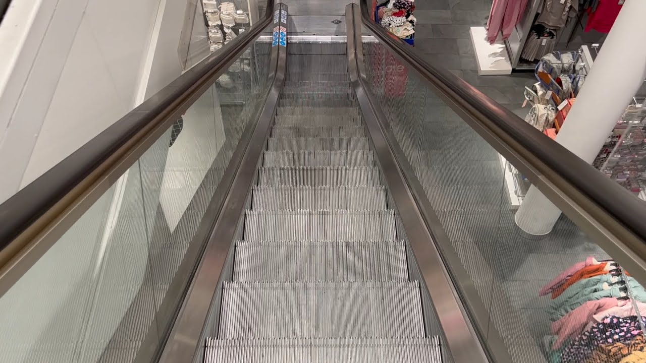 Nurnberg, Germany. 2x O&K escalator ride at HEMA store in City Centre - 1992 RTK-B