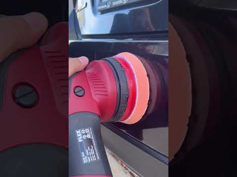 Поліроль-реставратор кузова з керамікою Turtle Wax HS Ceramic Polish-n-Wax 500 мл (53352), видео 1