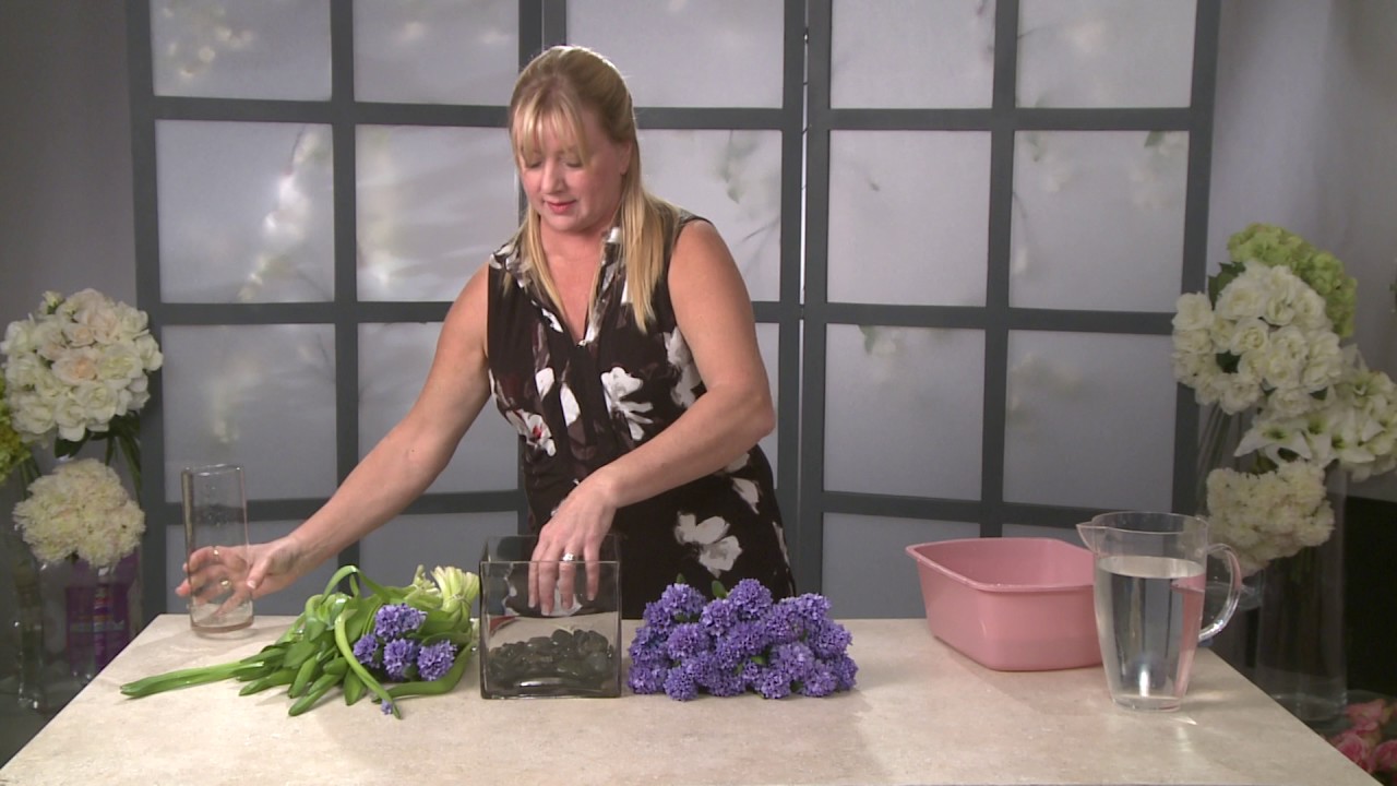 VID 3 FD1003 Hyacinth Arangement