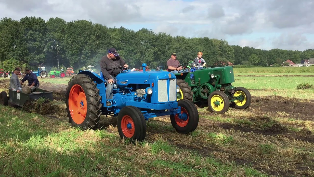 Boomstam slepen met oldtimers - YouTube