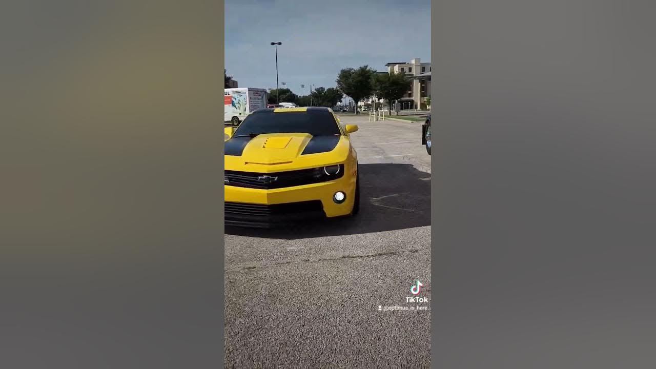 Bumblebee reunites with Optimus Prime!! 💛💙💪🤙