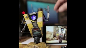 Borderlands Claptrap Talking USB Hub & Claptrap Talking Car Charger from ThinkGeek online video cutt