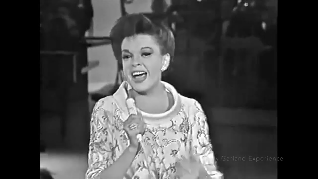 When Johnny Comes Marching Home JUDY GARLAND sings a song from the