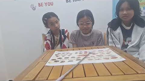 Tiếng Anh Giao Tiếp Phan Thiết: Anna, Michelle and Rose practices talking about Meat