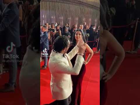 شوف احمد حلمي بيقول اي لي مني زكي وشاهد رد فعل مني زكي