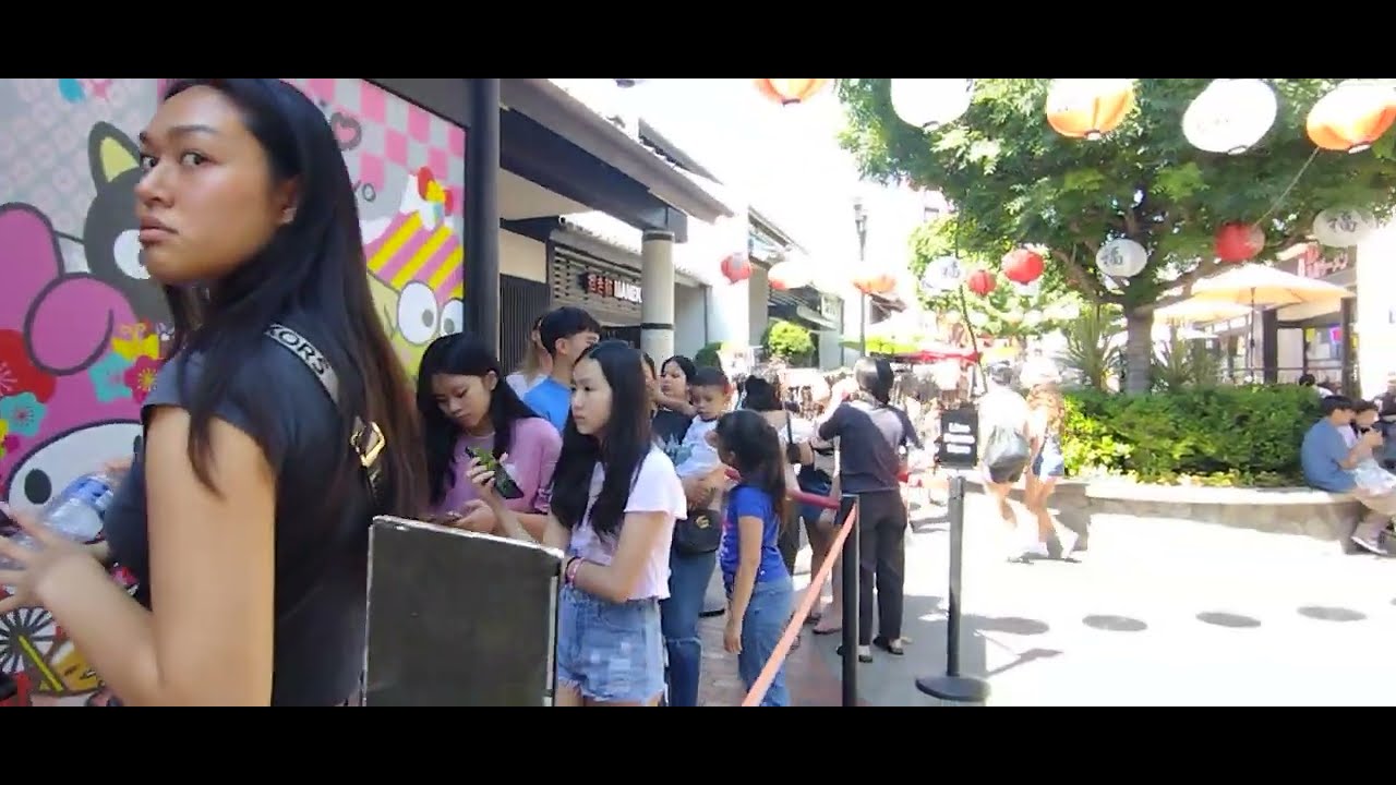 Before Tanzaku Tree was deemed a fire hazard.  Aug 2023