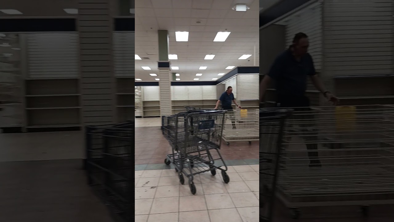 Christmas Tree Shops Final Moments