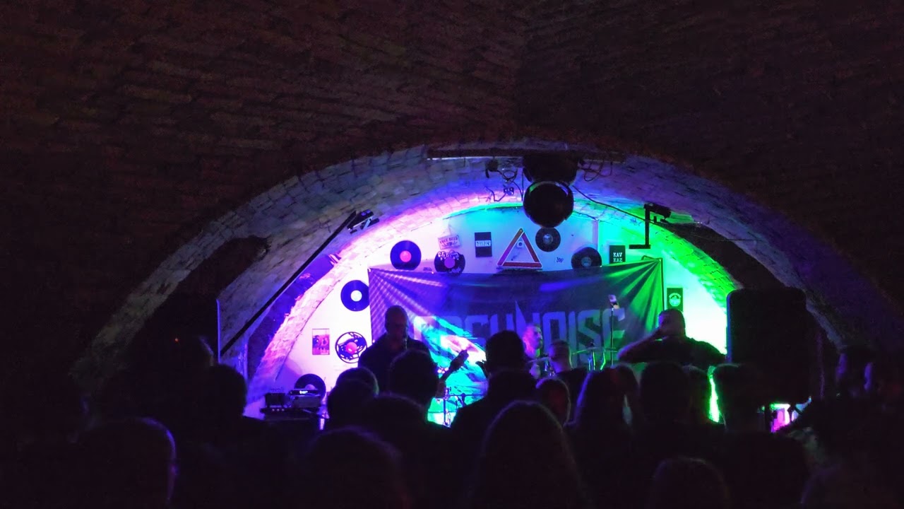 Guarda Extroft Live@Exit 24.10.2026. su YouTube Guarda Extroft Live@Exit 24.10.2026. su YouTube