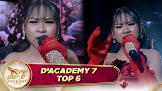 Pecah Emosi! April Bawakan “Hitam Bukan Putih” Bikin Penonton Terbius! | D'Academy 7 Top 6