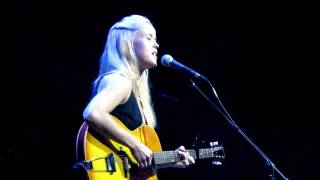 Tina Dickow - Umbrella, Live, Gasværket, maj 2009 chords