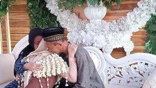 Sungkeman acara siraman adat Sunda pernikahan Atik & Opik 28 Des 2019