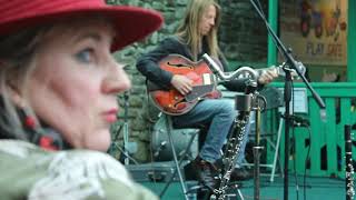 Download Lagu 'Afternoon In Paris' MP3