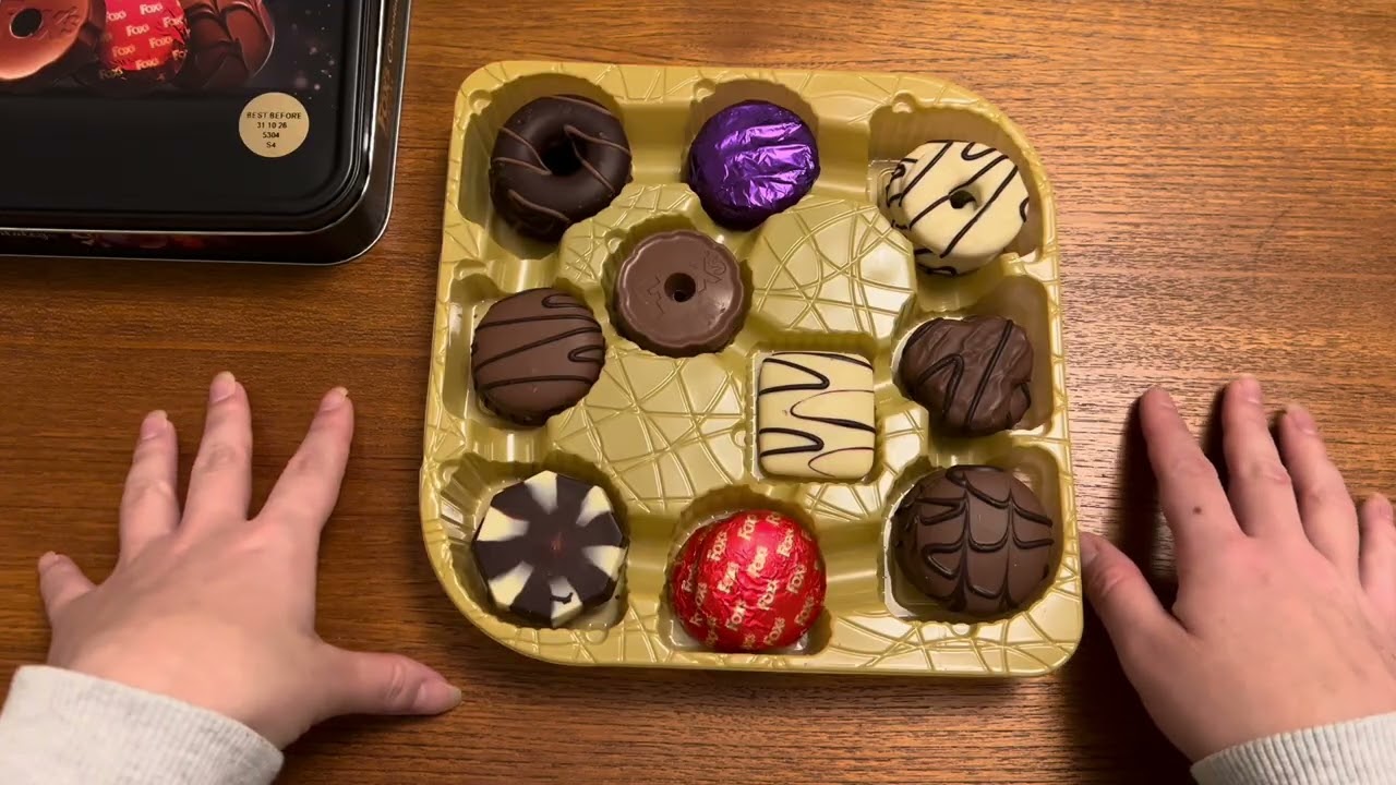 ASMR Eating Fox’s Fabulous Chocolatey Biscuits 