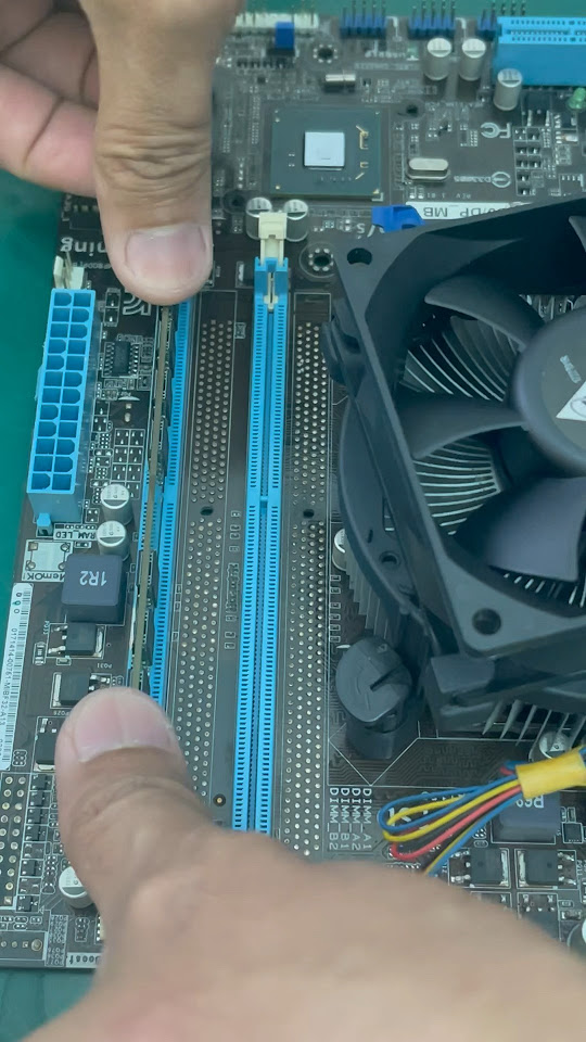 DDR3 RAM installation 👌👌 - YouTube