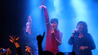 Kirsten Siggaard, Johanna Beijbom, Linda Bengtzing sing La det swinge @ Eurovision Song Concert 2017