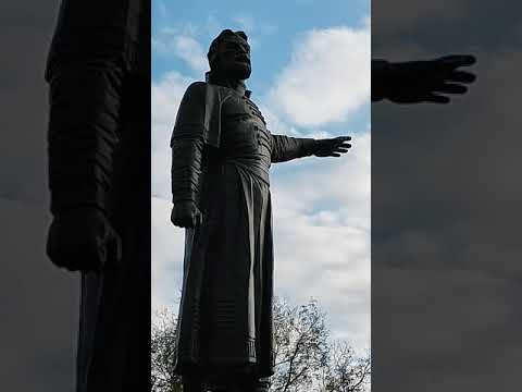 Video: Pomník Mininovi a Požarskému v Nižním Novgorodu: historie stvoření