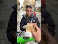@icitessie nous fait la véritable recette des pâtes carbonara pour 150€ dans la rue ! 🇮🇹🍝