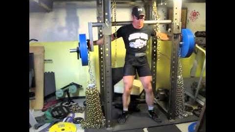 CAMBER BAR SQUATS WITH CHAIN