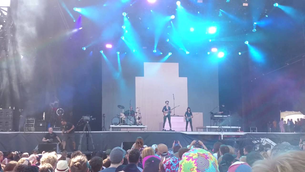 St. Vincent - Birth in reverse