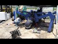 カニクレーン(ミニクローラークレーン)の、エンジン載せ換えとミッションのオーバーホールをしています。～トラック１２３のお仕事！エンジン修理動画
